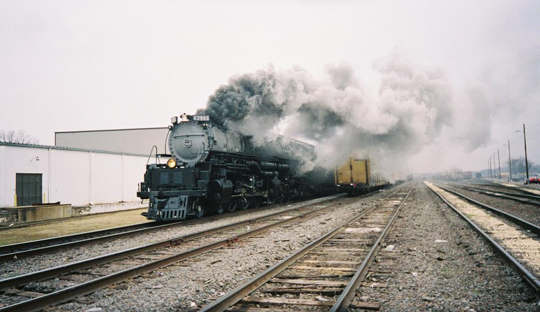 UP 3985 In VB Yard