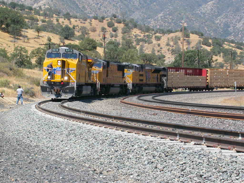 UP 5273 waiting for a southbound train to pass