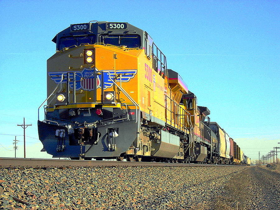 UP 5300 On Train M-CYDV7-04