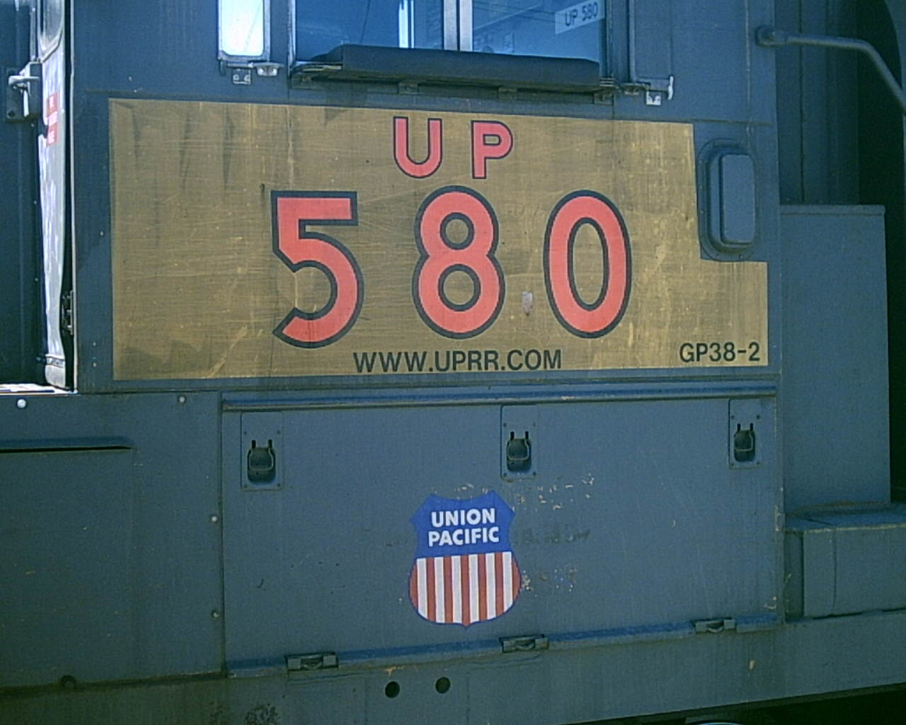 UP 580 GP-38-2