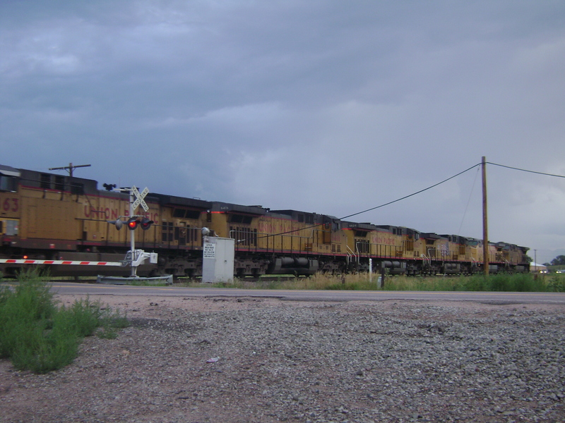 UP 6 unit moving south through Fountan ,CO