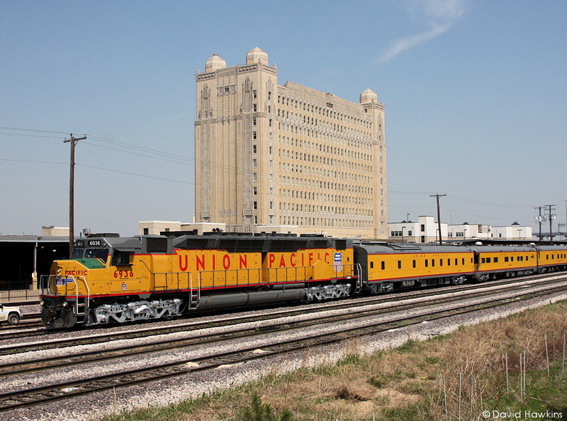 UP 6936 - Ft Worth TX