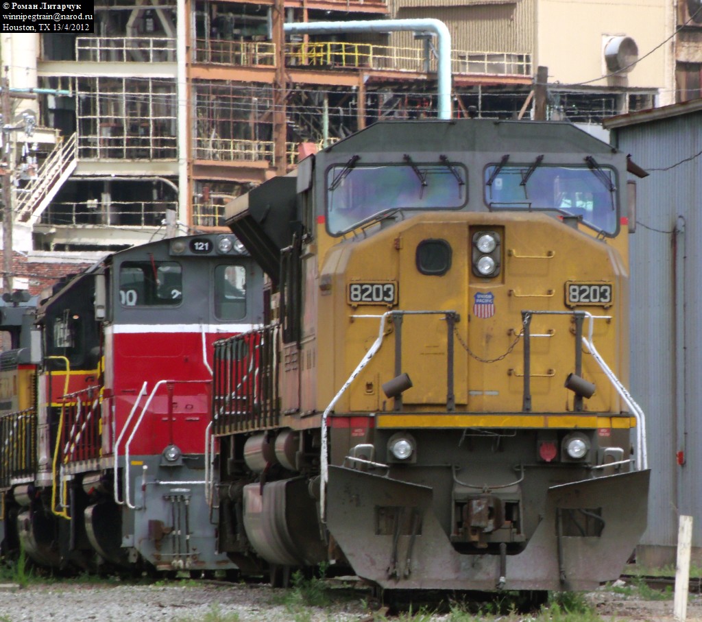 UP 8203 SD90MAC