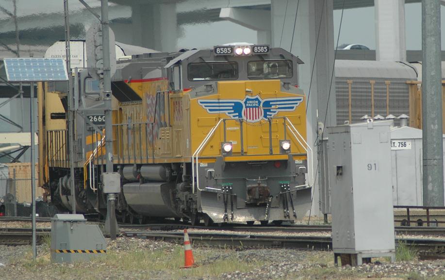 UP 8585