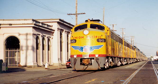 UP 949 at Oakland