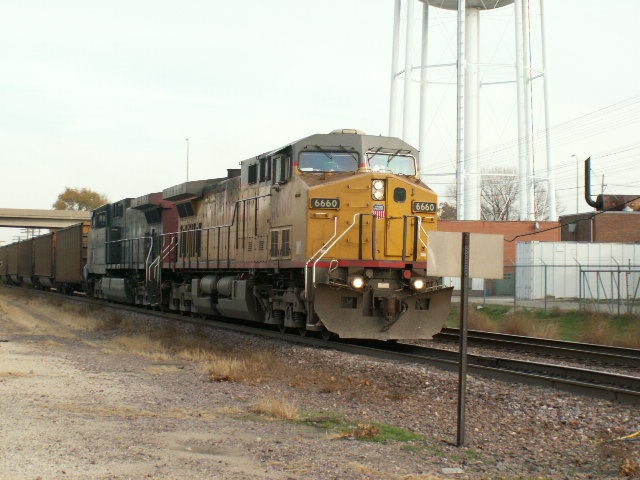 UP Approaching Rochelle
