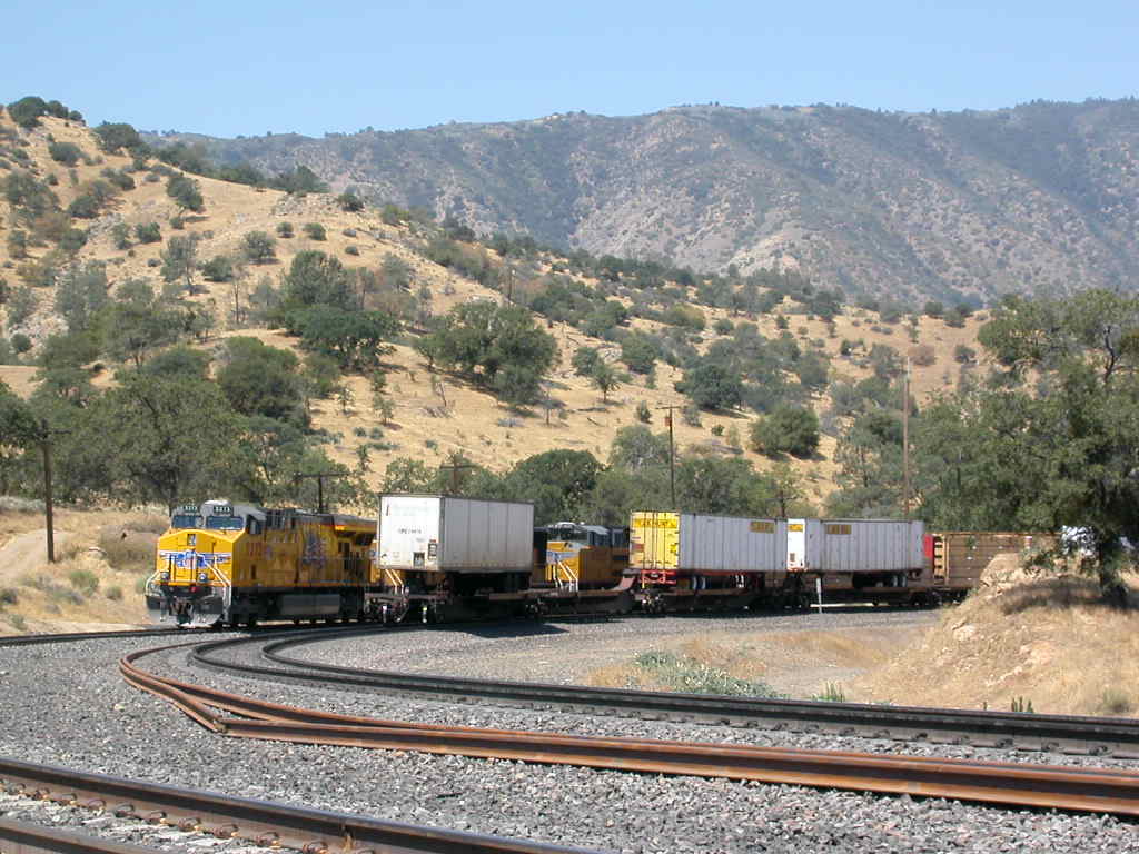 UP/BNSF meet @tehachapi