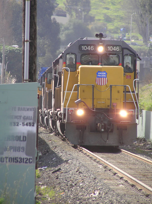 UP Freight Coming into San Francisco