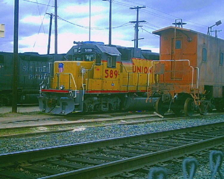 Up gp38-2 # 589