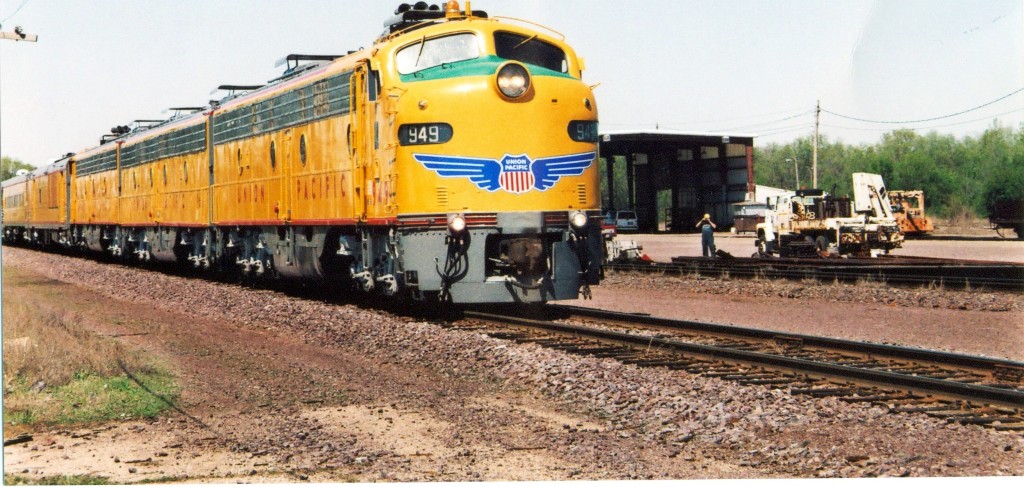 UP inspection train with the E units