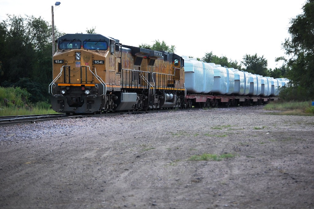UP Unit Train of windmill assemblies