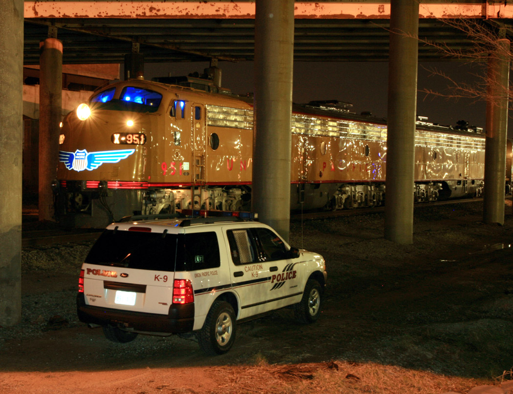 UP X-951 sets under I-40 Overpass OKC
