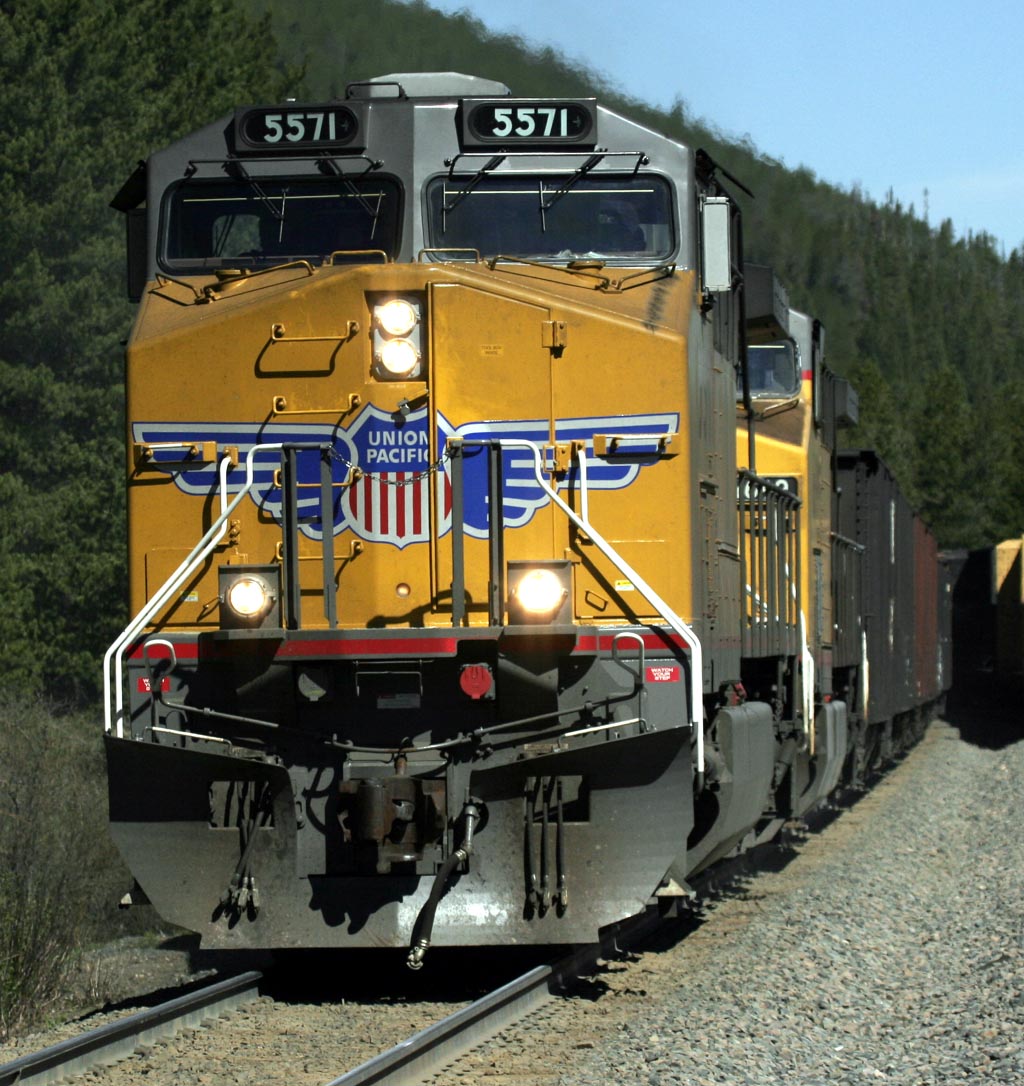 UP_Coal_Train_Heading_towards_the_Moffat_Tunnel