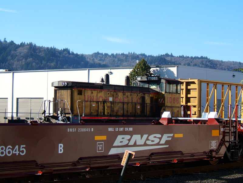 UPY_1088_at_Lake_Yard_12-17-05