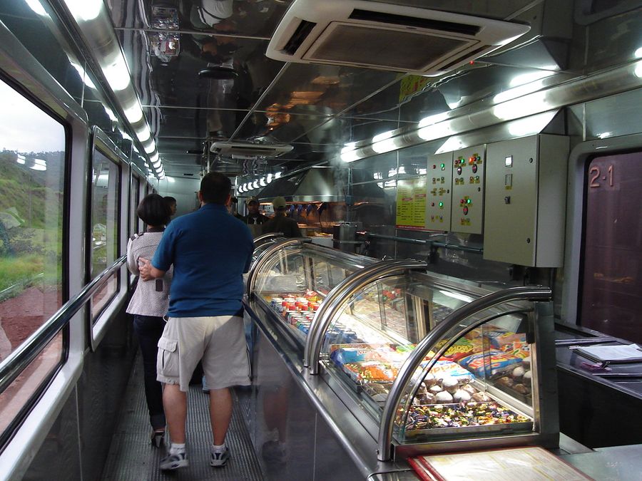 Vale restaurant car