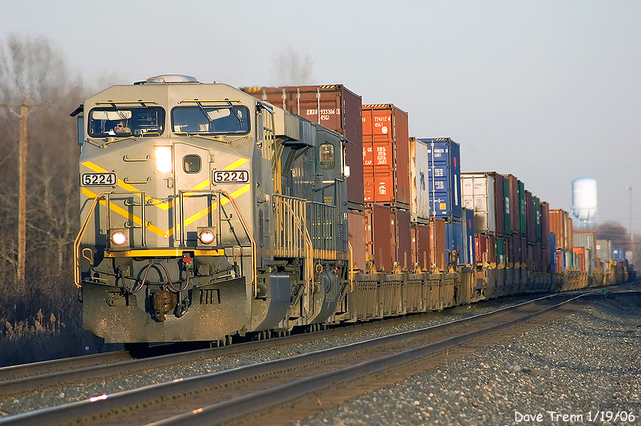 Westbound CSX Q165