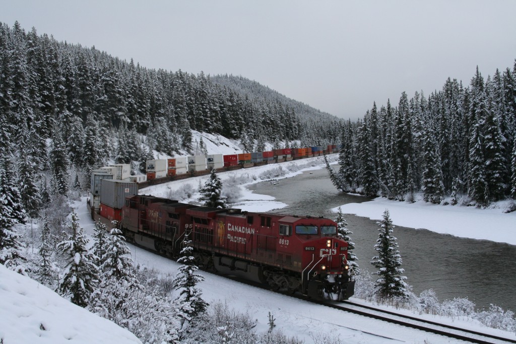 Westbound Intermodal at Morants Curve