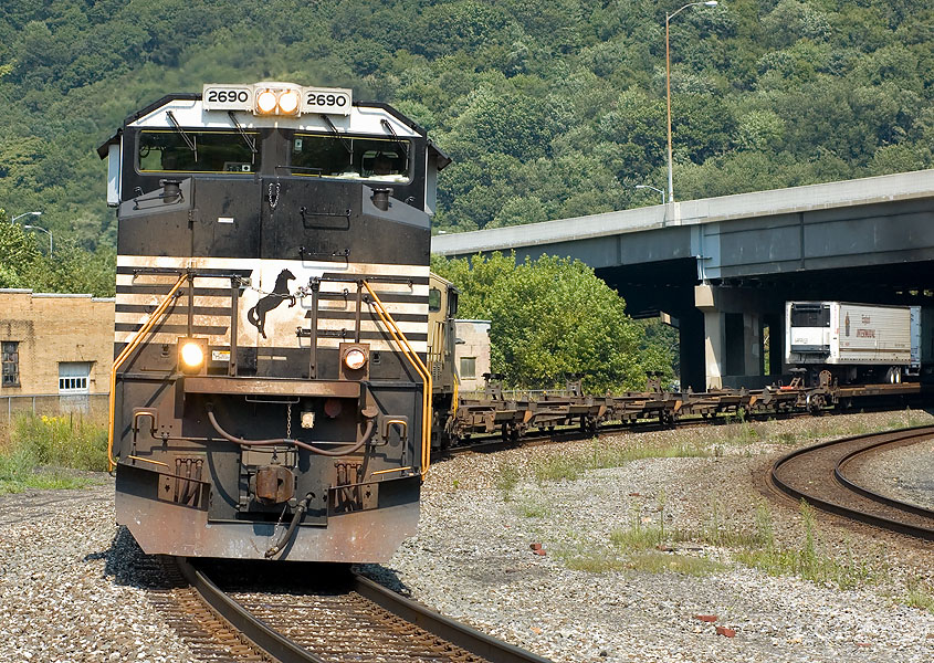 Westbound NS 21M