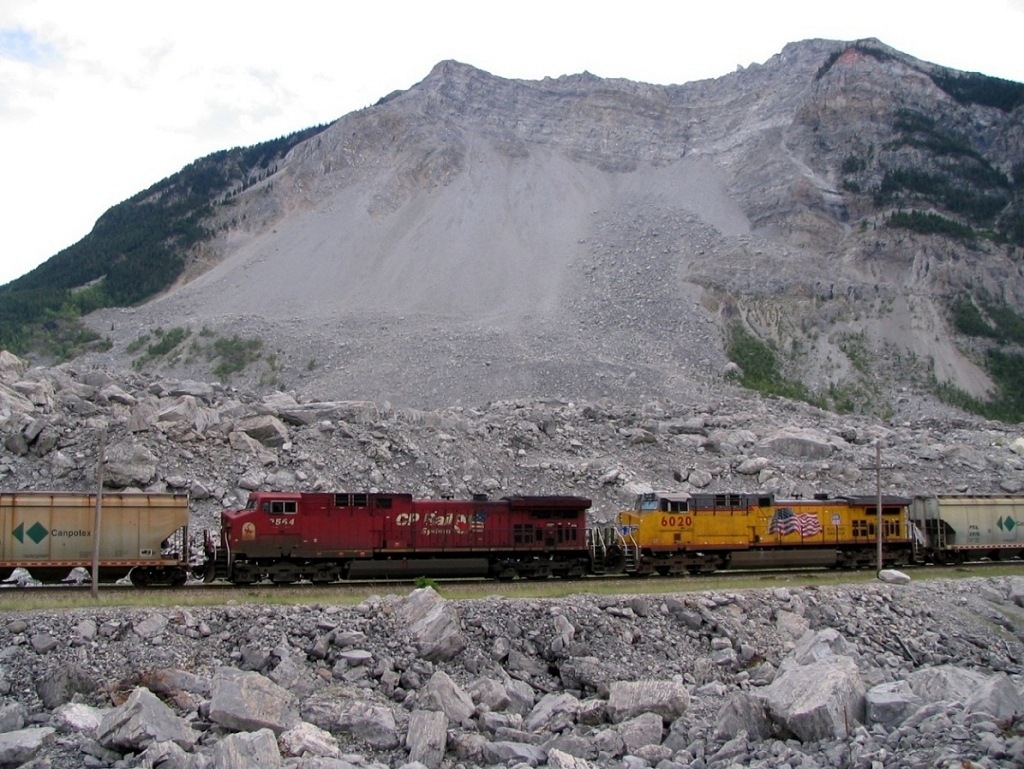 Westbound Potash Train at Frank Slide - miid train power