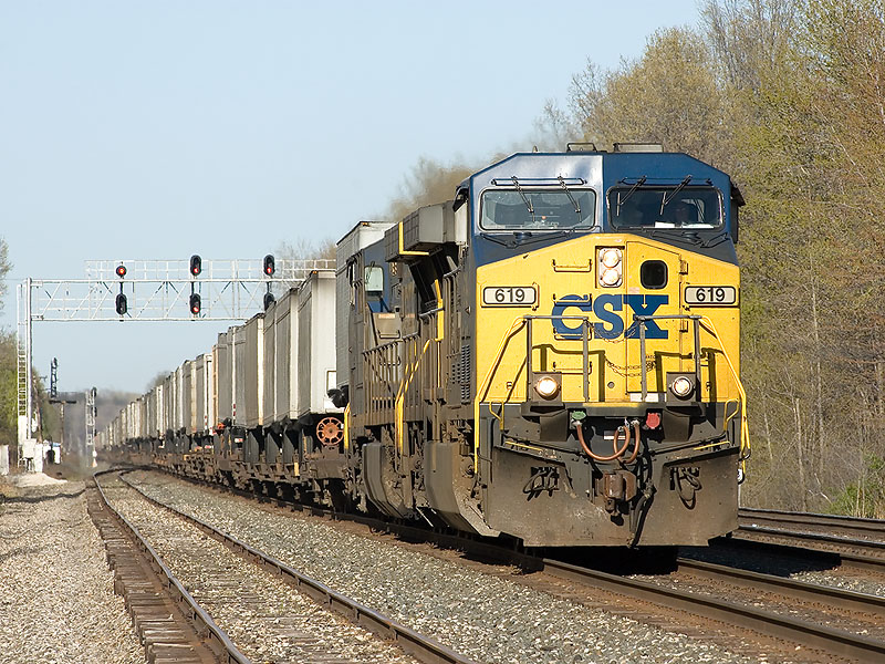 Westtbound CSX Q109