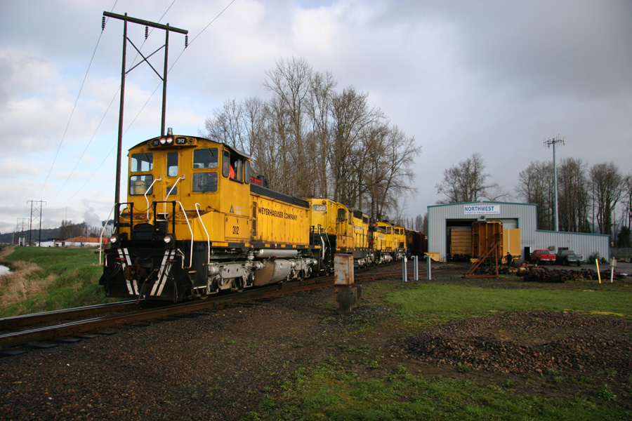 Weyerhaeuser Woods Train at the Longview Mill