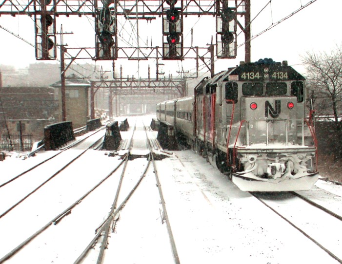 Winter EastBound GP40FH
