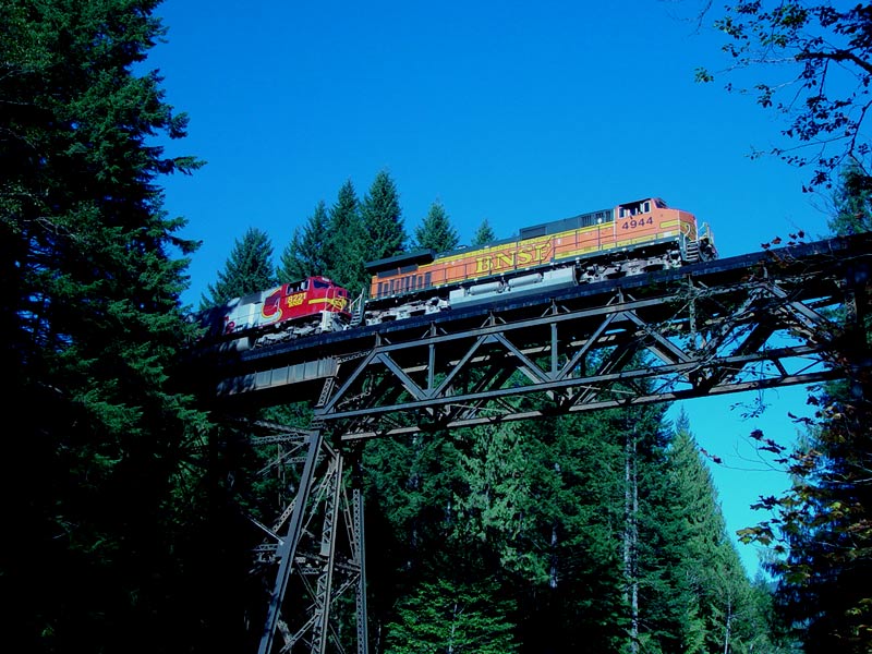 Z train crossing Foss River