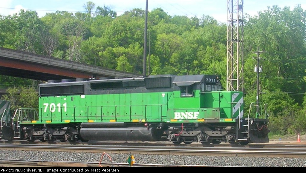 BNSF7011%20SD40-2.JPG