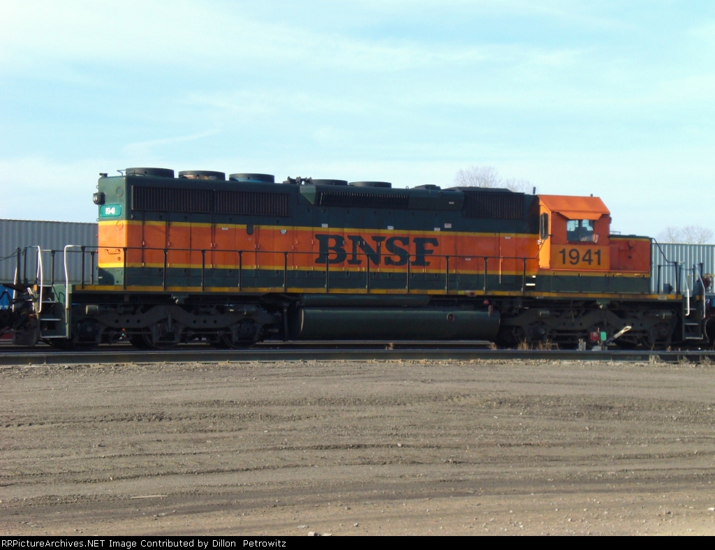 11-28-09%206%20BNSF%201941.JPG