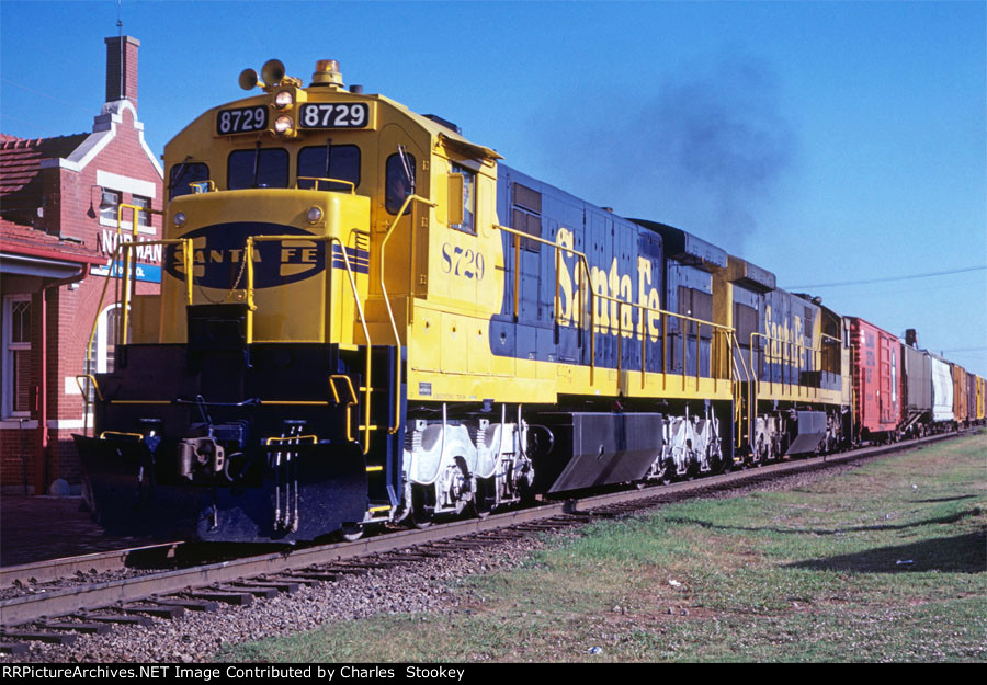 ATSF%208729%20Norman%20OK.jpg