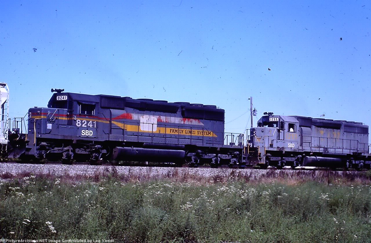 SBD%208241%20SD40-2%20840708.JPG
