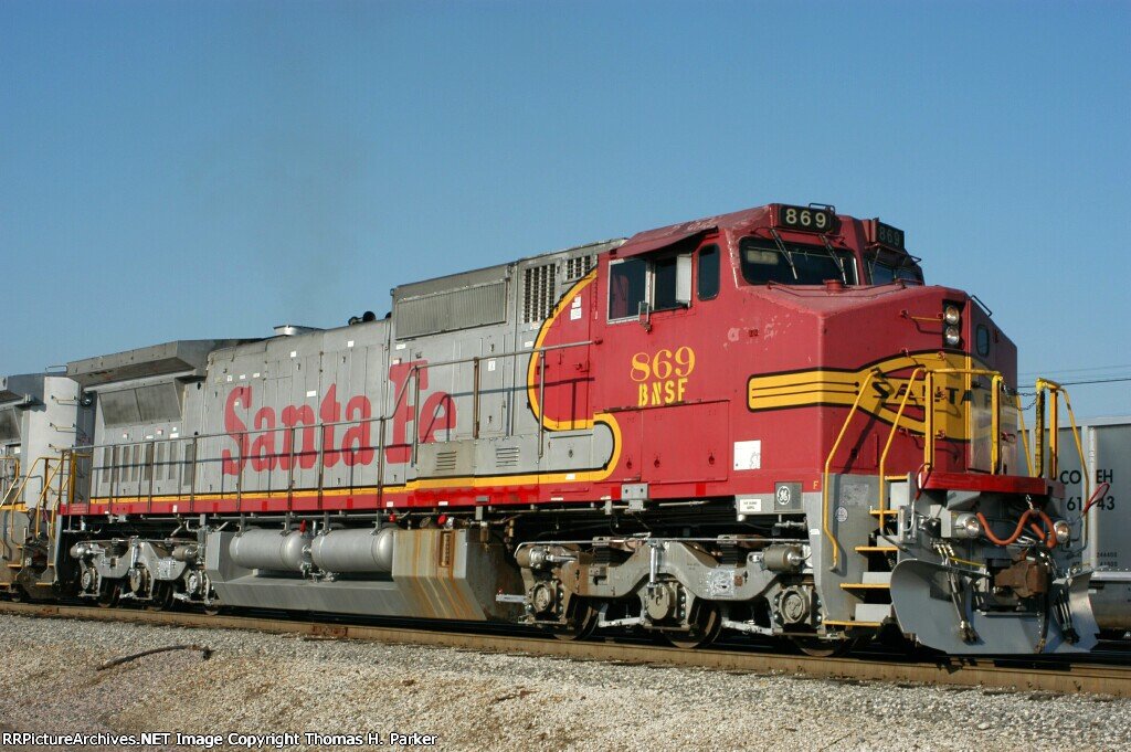 BNSF%20869%20R%202%20NKCMO%20Sep%2024,%202003%20RR.jpg