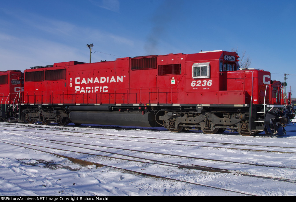 6236-1%20Cour%20St-Luc%20Diesel%20Shop.jpg
