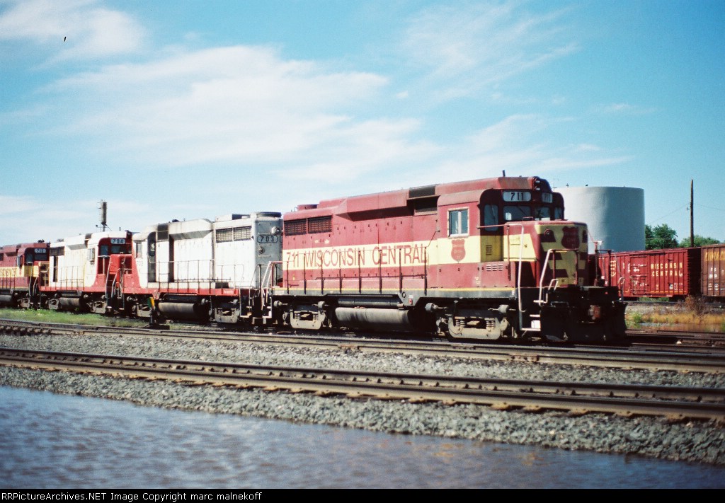 5048690-R1-E024.jpg