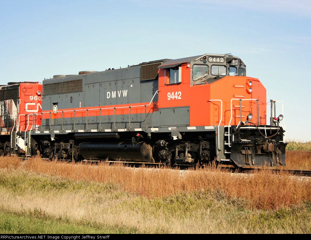DMVW9442-r.jpg