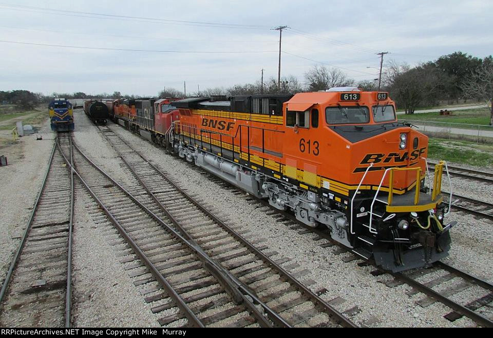 BNSF%20613.jpg